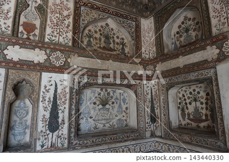 Itimad-ud-Daulah Mausoleum Itimad-ud-Daulah Mausoleum 143440330