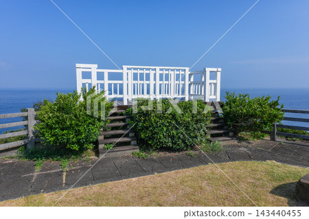 細島燈塔的觀景台,可欣賞日向海的全景。 細島燈塔的觀景台,可欣賞日向海的全景。 143440455