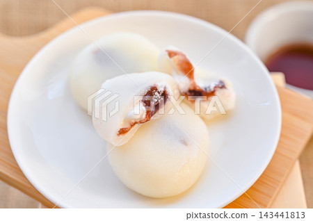Frozen Anko Whipped Cream Daifuku Frozen Anko Whipped Cream Daifuku 143441813