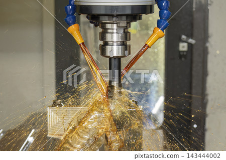 CNC milling machine rough cutting metal mold parts with an indexable tool and oil coolant CNC milling machine rough cutting metal mold parts with an indexable tool and oil coolant 143444002