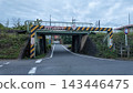 鐵路立體交叉下的住宅道路有高度限制 143446475