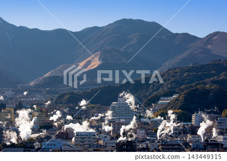 The townscape and steam of Beppu Kannawa Onsen The townscape and steam of Beppu Kannawa Onsen 143449315