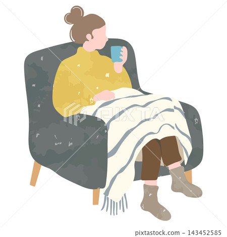 放鬆在沙發的婦女 放鬆在沙發的婦女 143452585