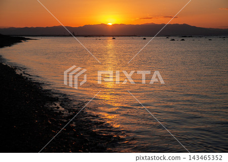 黎明時的宇野崎海灘 黎明時的宇野崎海灘 143465352