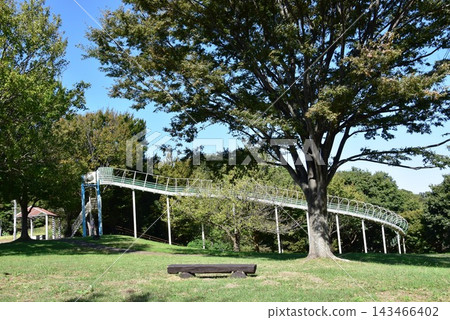 神奈川縣茅崎市:神奈川縣立茅崎里山公園 - 風滑梯與藍天 神奈川縣茅崎市:神奈川縣立茅崎里山公園 - 風滑梯與藍天 143466402