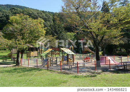綠蔭環繞的春日井綠園遊樂場 143466821
