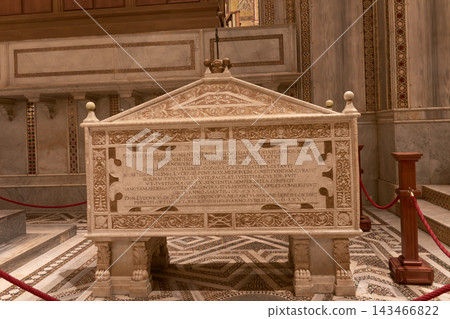 Marble sarcophagus of King William II displayed in the nave of Monreale Cathedral, Italy Marble sarcophagus of King William II displayed in the nave of Monreale Cathedral, Italy 143466822