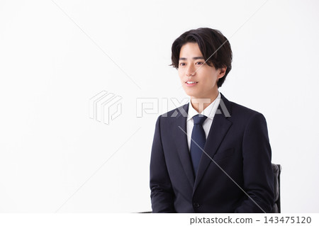 身著西裝參加求職面試的畫面 143475120