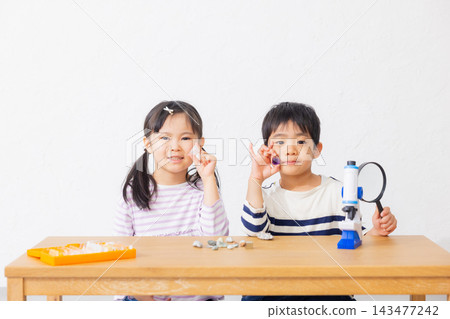 一張小學生獨立研究計畫的圖片 一張小學生獨立研究計畫的圖片 143477242