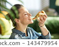 Casual Pizza Lunch in a Sunlit Home 143479954