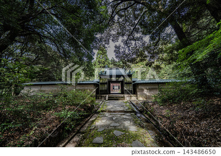 常光寺源慶陵的景色 常光寺源慶陵的景色 143486650