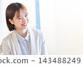 年輕的商界女強人 143488249