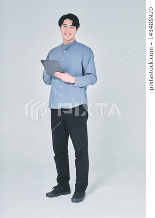 平板電腦的男士 143488920