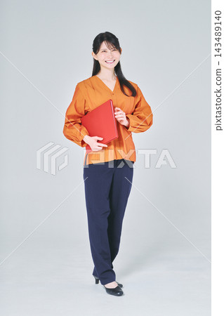 一個女人與一個文件 一個女人與一個文件 143489140