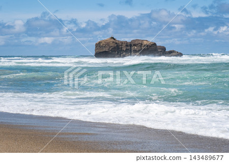 Shirato Coast and Okinoshima Island, Shirato, Tottori City, Tottori Prefecture Shirato Coast and Okinoshima Island, Shirato, Tottori City, Tottori Prefecture 143489677
