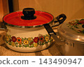Floral pattern aluminum pot 143490947