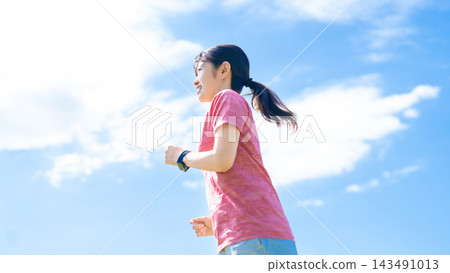 女子跑步－秋季運動 143491013