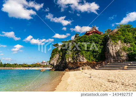 海灘上的海浪 海灘上的海浪 143492757