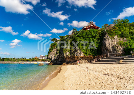 海灘上的海浪 海灘上的海浪 143492758