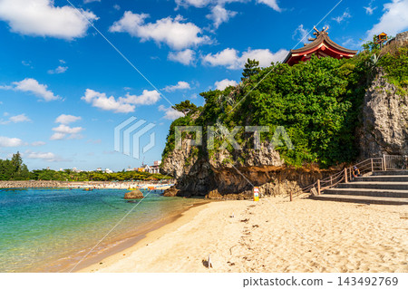 海灘上的海浪 海灘上的海浪 143492769