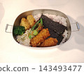 妻子為丈夫親手製作的海苔便當盒 143493477