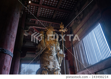 守護大佛殿的四大天王-東大寺 守護大佛殿的四大天王-東大寺 143498214