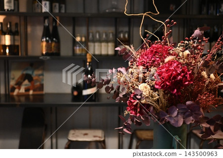 架子上的干花 架子上的干花 143500963