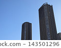 The blue sky and high-rise apartment buildings of Musashi-Kosugi 143501296