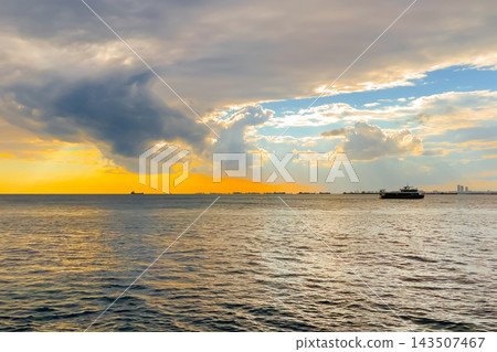 View of the amazing dramatic sunset sky over the sea surface in the evening 143507467