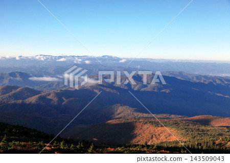 十月清晨的藏山景色 十月清晨的藏山景色 143509043