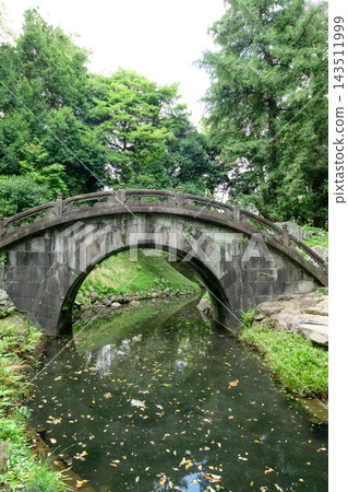 日本花園中的石拱橋:東京小石川後樂園 日本花園中的石拱橋:東京小石川後樂園 143511999