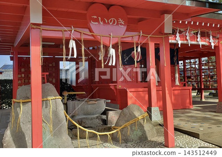 築後市,小豬神社,水池,也是心型的。 築後市,小豬神社,水池,也是心型的。 143512449