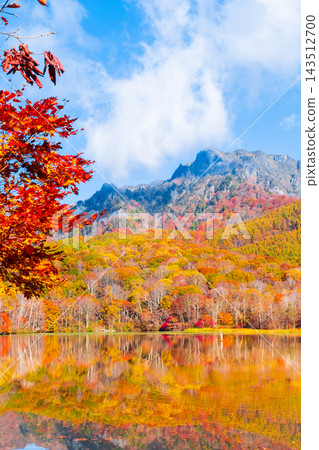 Kagamiike和Togakure山(秋天) Kagamiike和Togakure山(秋天) 143512700