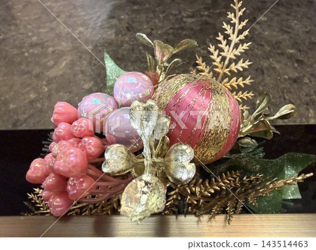 可愛的粉紅色聖誕裝飾品 可愛的粉紅色聖誕裝飾品 143514463