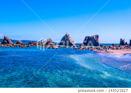 Hashigui-iwa Rock Formations, Wakayama Prefecture Hashigui-iwa Rock Formations, Wakayama Prefecture 143521827