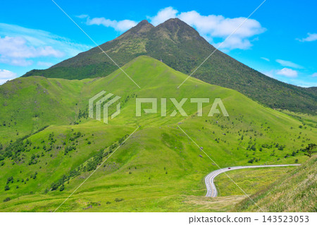 Mount Yufu, Prefectural Road 11, Yamanami Highway Mount Yufu, Prefectural Road 11, Yamanami Highway 143523053