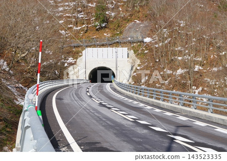 Kanmuriyama Tunnel, Tsukagawa, Ibigawa-cho, Ibi-gun, Gifu Prefecture Kanmuriyama Tunnel, Tsukagawa, Ibigawa-cho, Ibi-gun, Gifu Prefecture 143523335