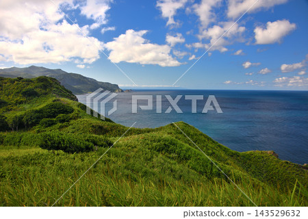 北海道積丹半島:從停車場爬上階梯後,立岩方向的海岸線美景突然映入眼簾-北海道積丹町(2) 北海道積丹半島:從停車場爬上階梯後,立岩方向的海岸線美景突然映入眼簾-北海道積丹町(2) 143529632