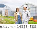 men and women who farm 143534588