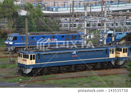 Old and new electric locomotives parked at Shin-Tsurumi Depot (Saiwai Ward, Kawasaki City, Kanagawa Prefecture) Old and new electric locomotives parked at Shin-Tsurumi Depot (Saiwai Ward, Kawasaki City, Kanagawa Prefecture) 143535738