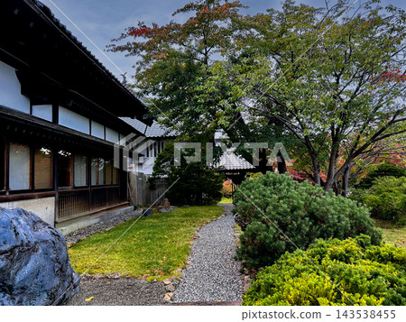 北海道小樽市銀鱗莊(豬又康之丞故居)庭園,秋天 北海道小樽市銀鱗莊(豬又康之丞故居)庭園,秋天 143538455