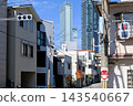 The view of Abeno Harukas on a sunny day is beautiful. 143540667