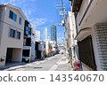 The view of Abeno Harukas on a sunny day is beautiful. 143540670