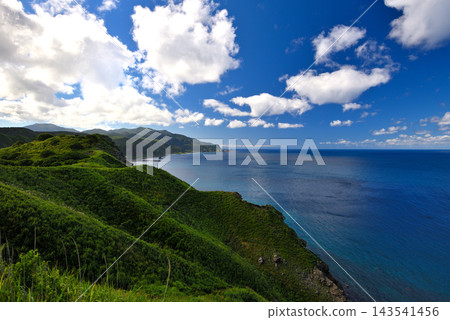 北海道積丹半島神威岬，穿過禁女之門後看到的立岩和周圍海岸線景色 - 北海道積丹町 (2) 143541456