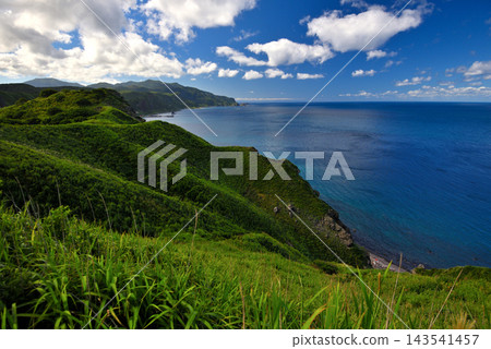 北海道積丹半島神威岬,穿過禁女之門後看到的立岩及週邊海岸線景色 - 北海道積丹町 (3) 北海道積丹半島神威岬,穿過禁女之門後看到的立岩及週邊海岸線景色 - 北海道積丹町 (3) 143541457