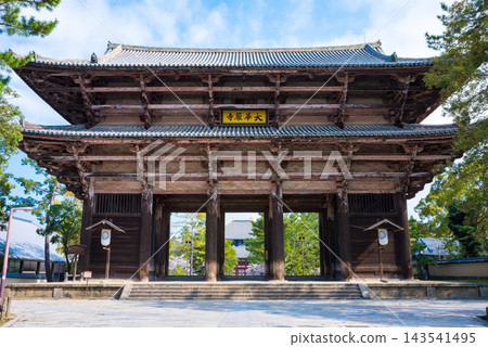 東大寺南門 - 寺院內(奈良縣奈良市奈良公園) 東大寺南門 - 寺院內(奈良縣奈良市奈良公園) 143541495