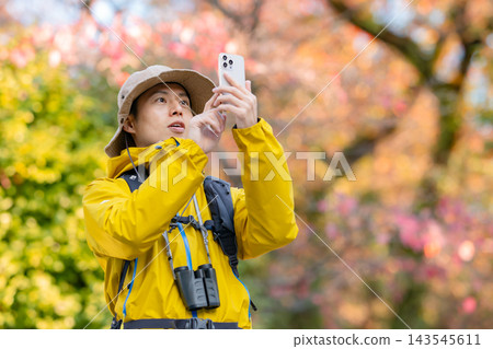 健行、戶外活動、智慧型手機 143545611