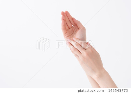 Women's Hands Beauty Women's Hands Beauty 143545773