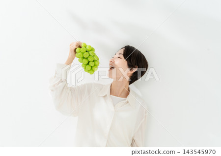 Shine Muscat（雌性） 143545970