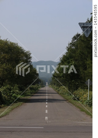 一條筆直的道路 143548595